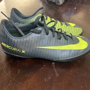 Nike Mercurial turf shoes youth 3.5 black